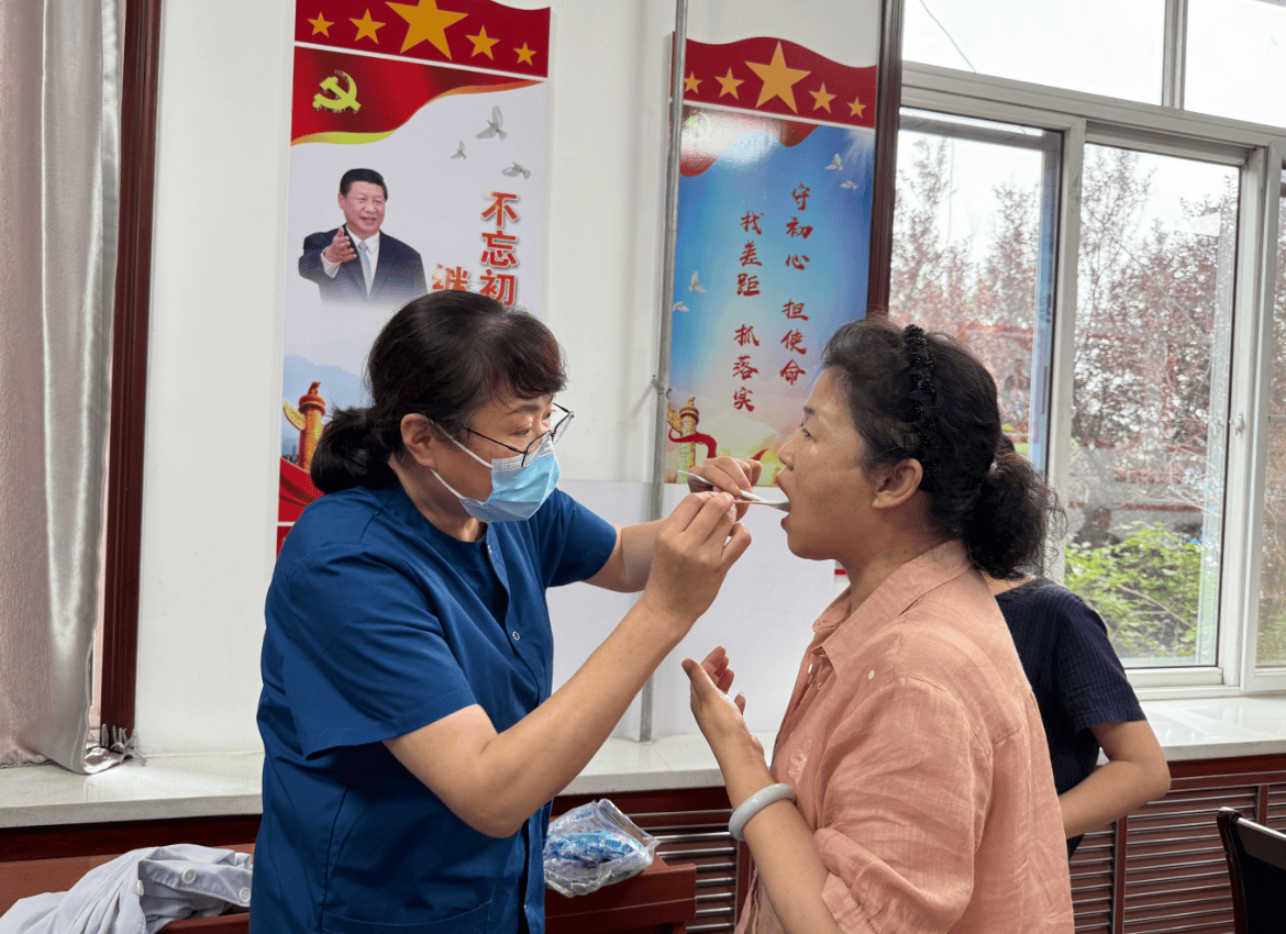 开展口腔健康讲座惠民服务暖人心