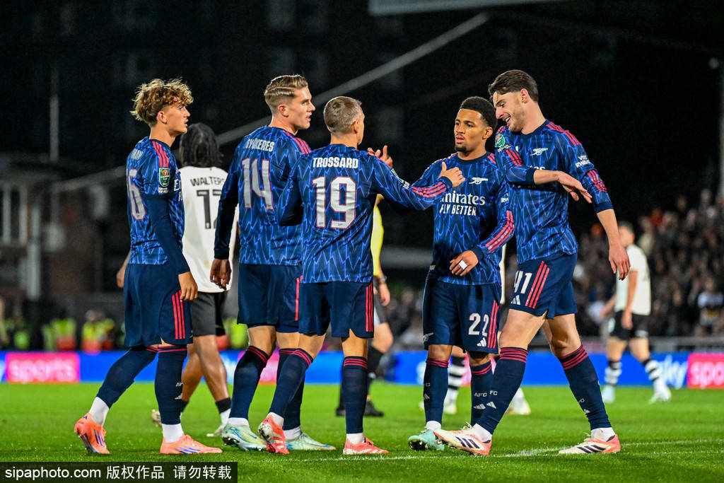 英超-埃泽斩获处子球特罗萨德破门 阿森纳2-0进16强