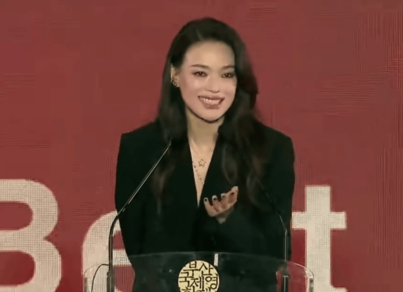 舒淇凭《女孩》获釜山电影节最佳导演奖！李冰冰陈坤发文祝贺
