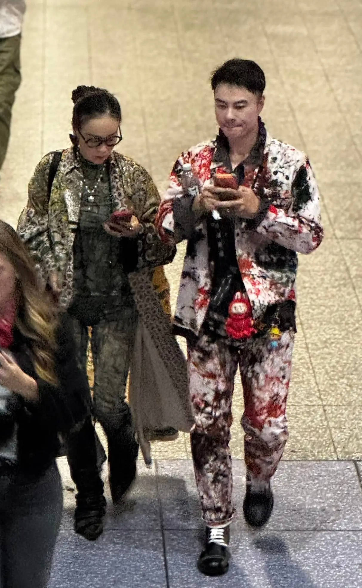 那英去看Lady Gaga演唱会被偶遇！穿豹纹外套打扮时髦吸睛