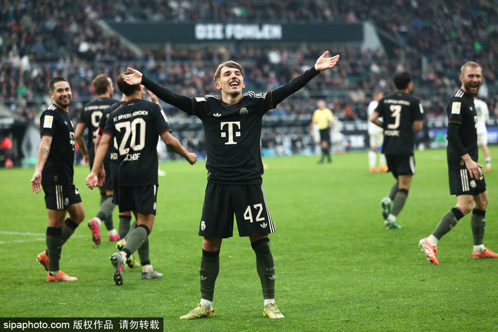 德甲-17岁卡尔连场破门韩国归化染红 拜仁3-0十人门兴