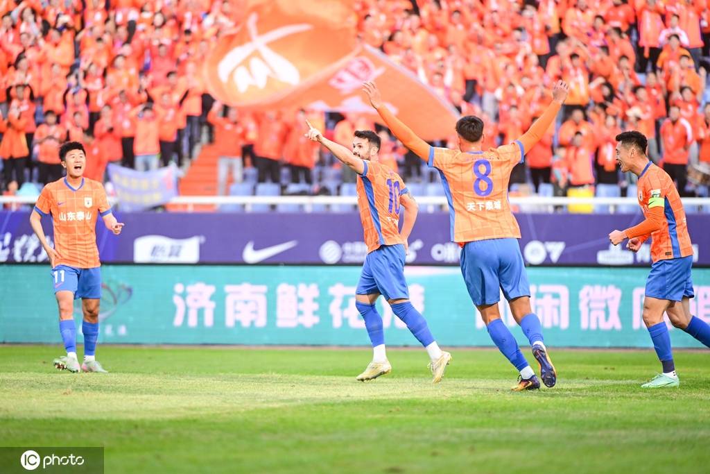 中超-卡扎伊什维利建功泽卡头球破门 泰山2-1胜10人津门虎