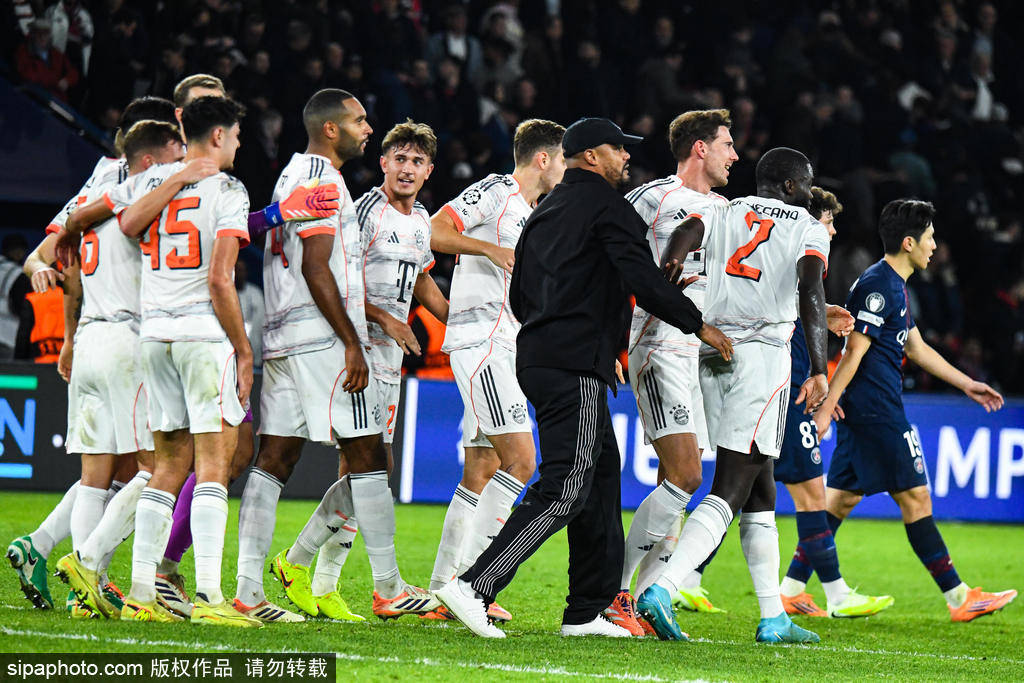 欧冠-迪亚斯两球+直红 十人拜仁2-1巴黎夺开赛16连胜