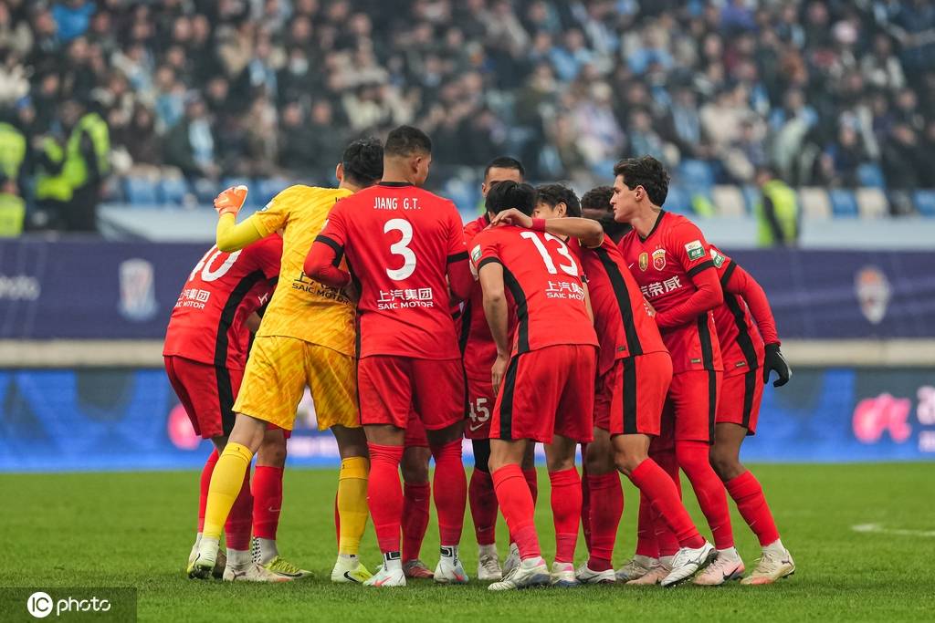 三连冠！中超-加布里埃尔闪击制胜 海港1-0英博成功卫冕