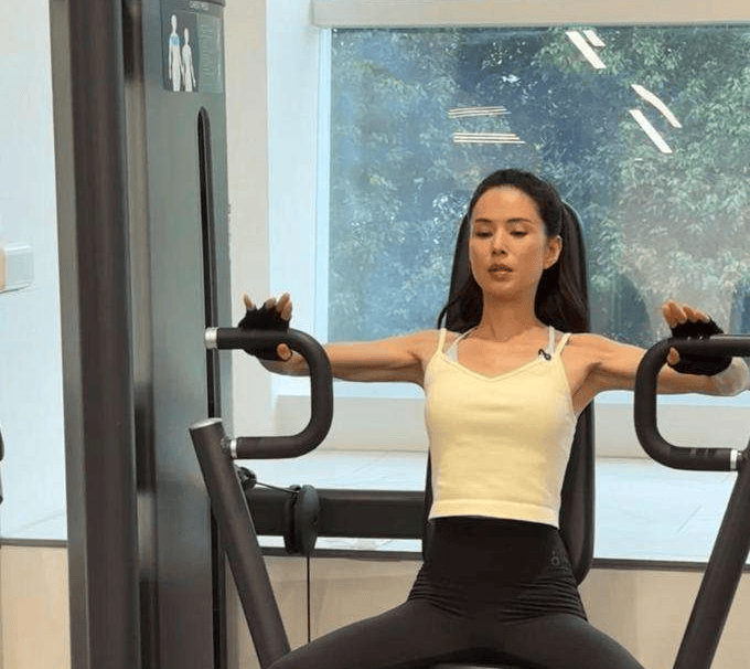 光：本人瘦成皮包骨不敢认脖子青筋凸起明显麻将胡了2试玩模拟器59岁李若彤近况罕曝(图3)