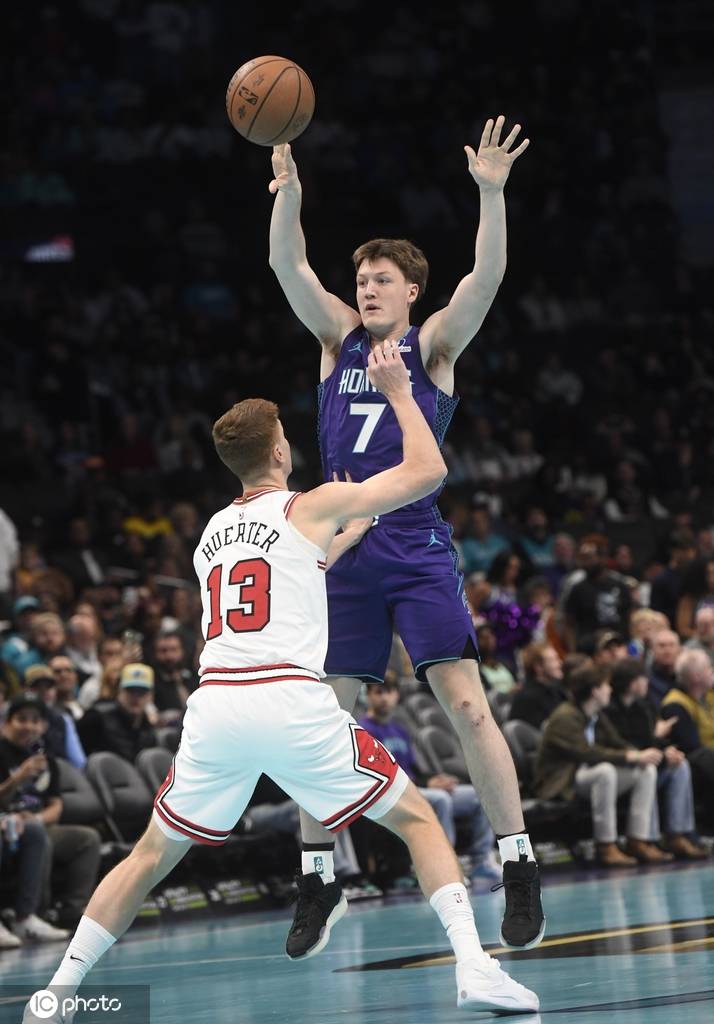 原创 25级新秀即战力初步测评 杨瀚森处境比想象中险恶?