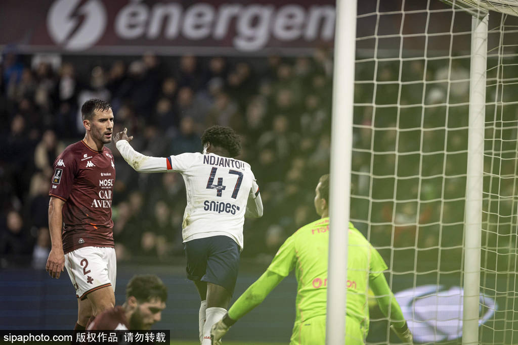 法甲-18岁新星处子球拉莫斯杜埃破门 巴黎3-2梅斯迎两连胜