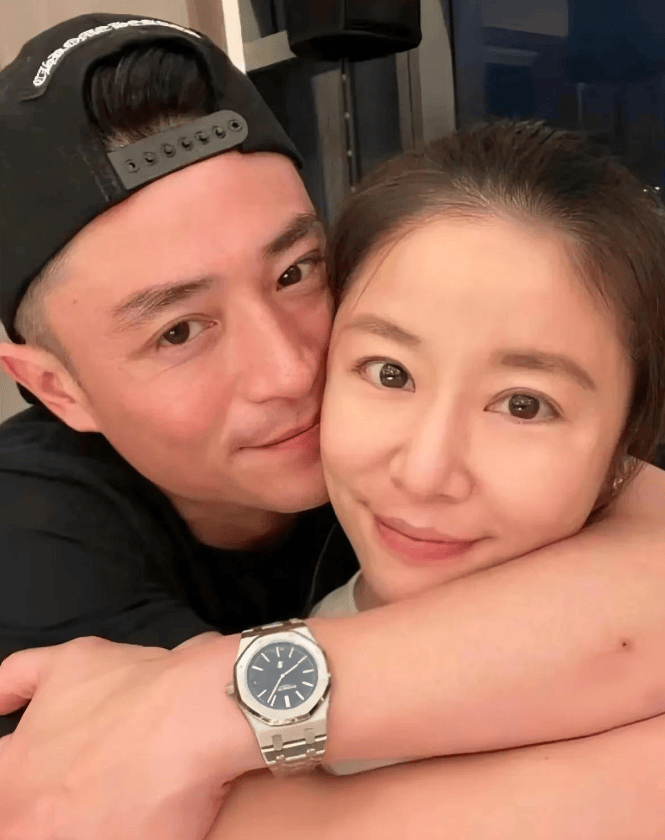 林心如为老公庆生！亲手做猪脚面配着红酒，蛋糕上是女儿爱的雪宝