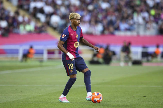 西甲联赛免费高清直播＋实时赛程积分榜＋竞彩预测全覆盖（2025赛季）18岁征服西甲！亚马尔斩获25年环足奖最佳U23球员拉玛西亚天才续写传奇