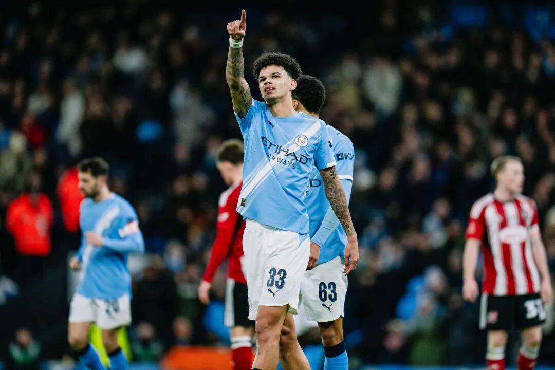 原创             惊变！曼城2大牌陨落，1亿购新穆勒救火？