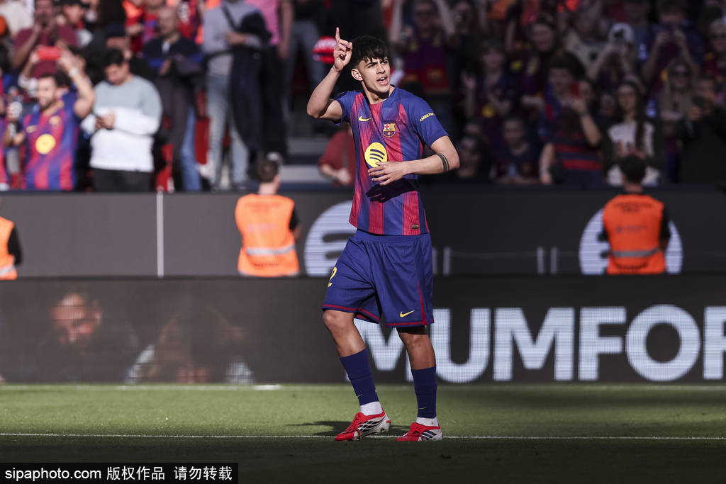 西甲-德容建功费尔明轰世界波西甲联赛免费高清直播＋实时赛程积分榜＋竞彩预测全覆盖（2025赛季） 巴萨3-0莱万特重回榜首