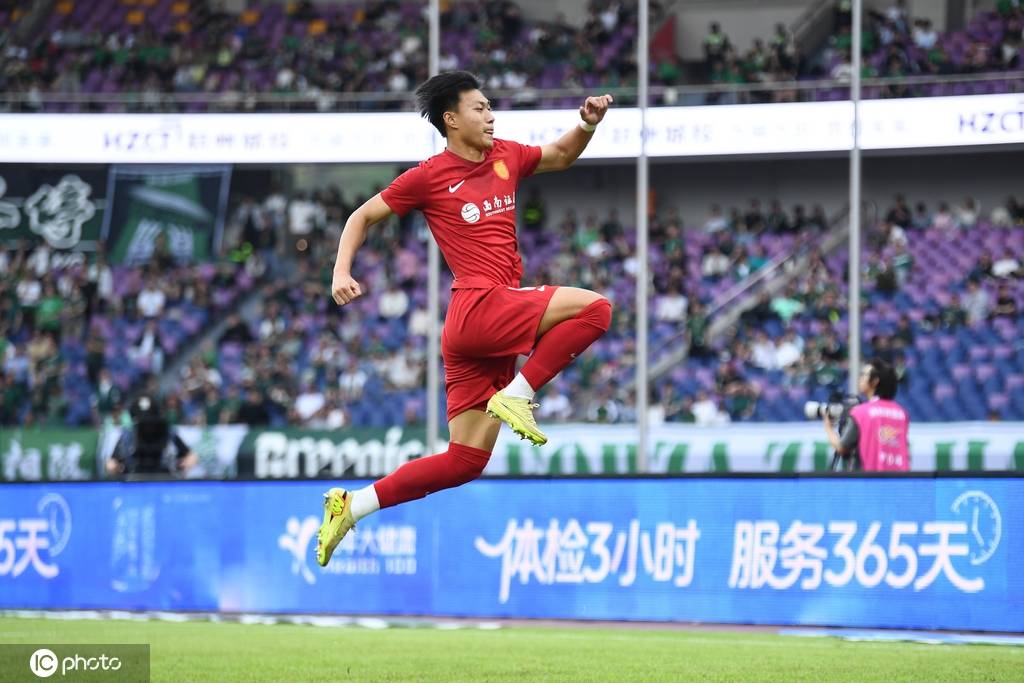 中超-杜月徵制胜米特里策染红 重庆铜梁龙1-0浙江4轮不败