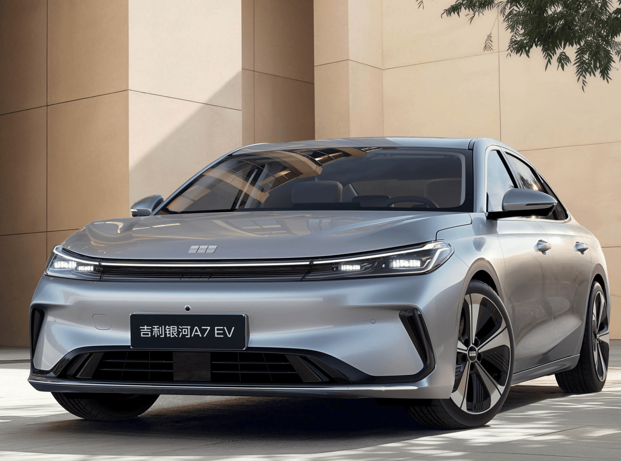 吉利的爆款家轿车长超过49米银河智能座舱470550km双续航(图1)