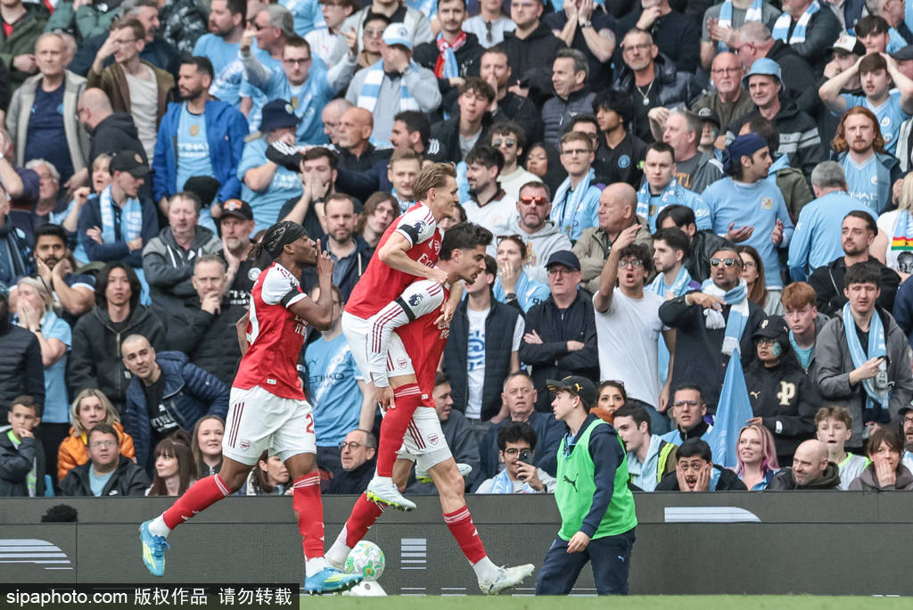 英超-哈兰德破门多纳鲁马送礼 曼城2-1阿森纳距对手3分