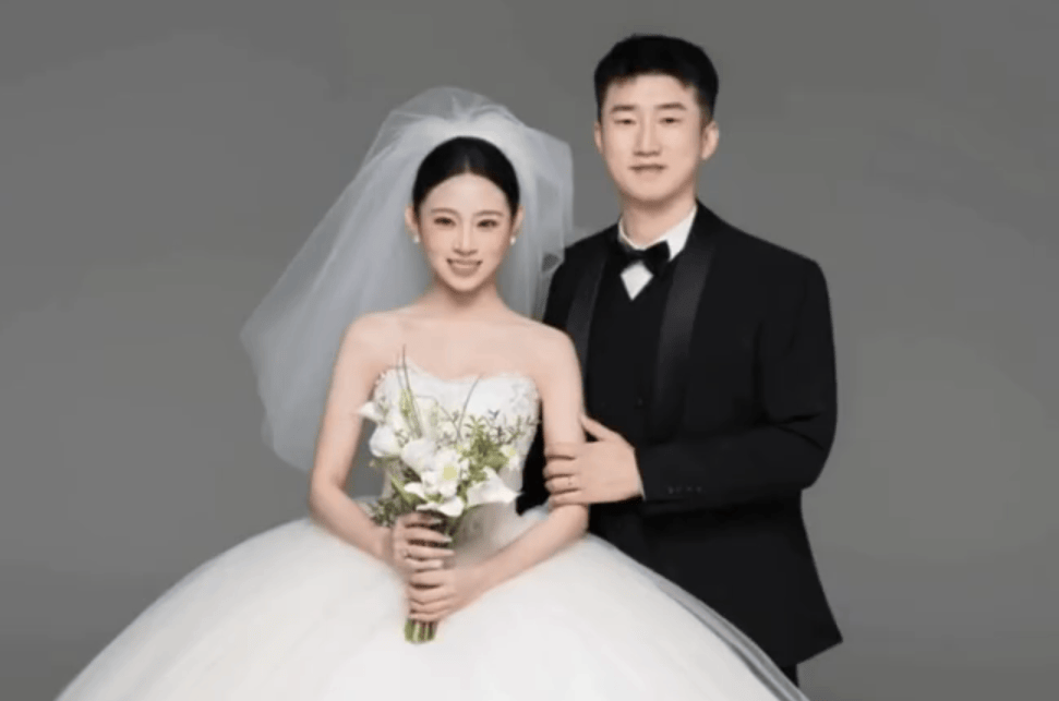 关晓彤助理与黄景瑜发小结婚了！网友：奇妙的缘分