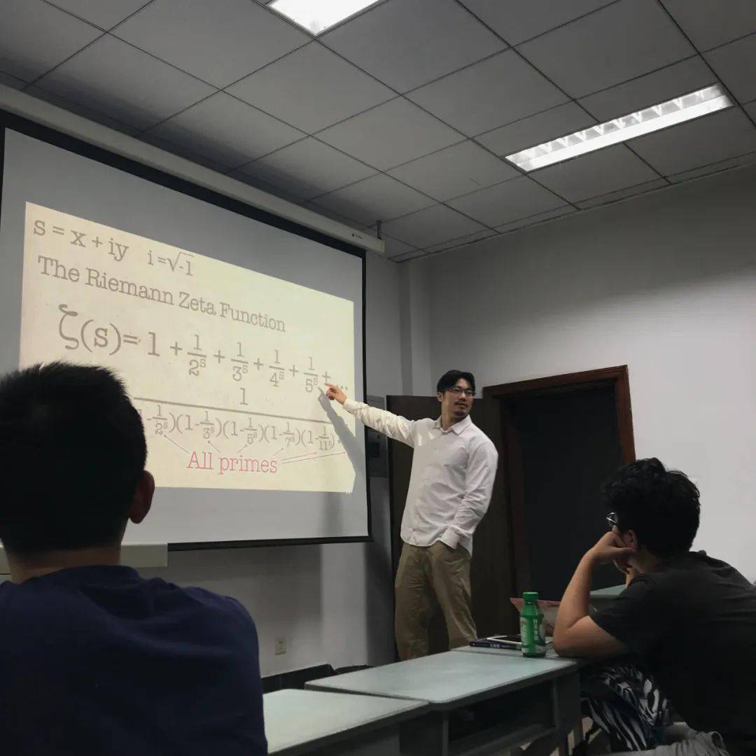 了解ChatGPT,拥抱AI新时代! 了解ChatGPT,拥抱AI新时代!