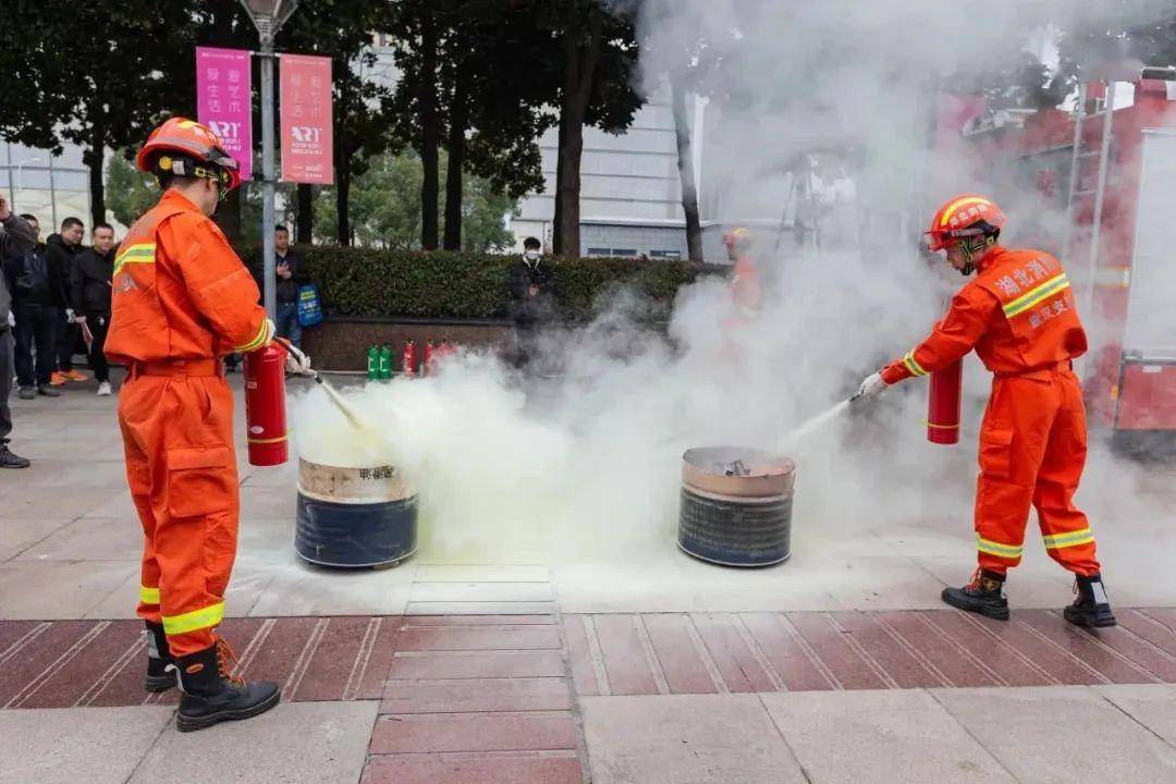 武汉消防开展“3·15”消防产品整治暨消防科技推广活动