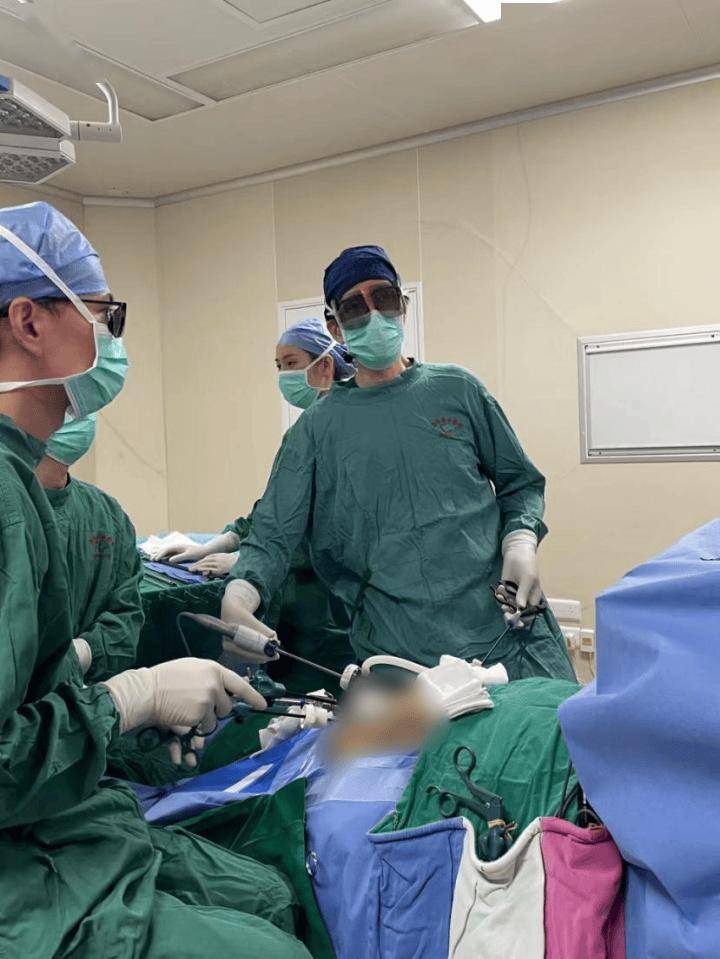 “广东省中医院肝胆胰手术直播间”首场直播超2万同行在线观看