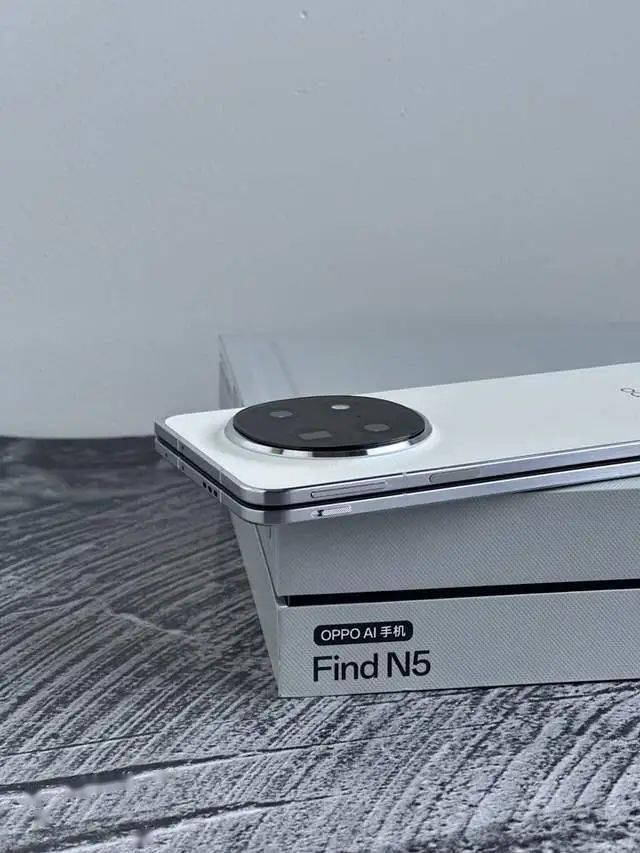 8999元入手最美折叠屏？OPPO Find N5开箱体验！