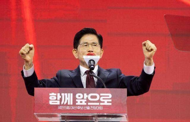 反转！李在明适配率暴跌，韩国迎来“抗华”热潮，惊现幕后操纵者