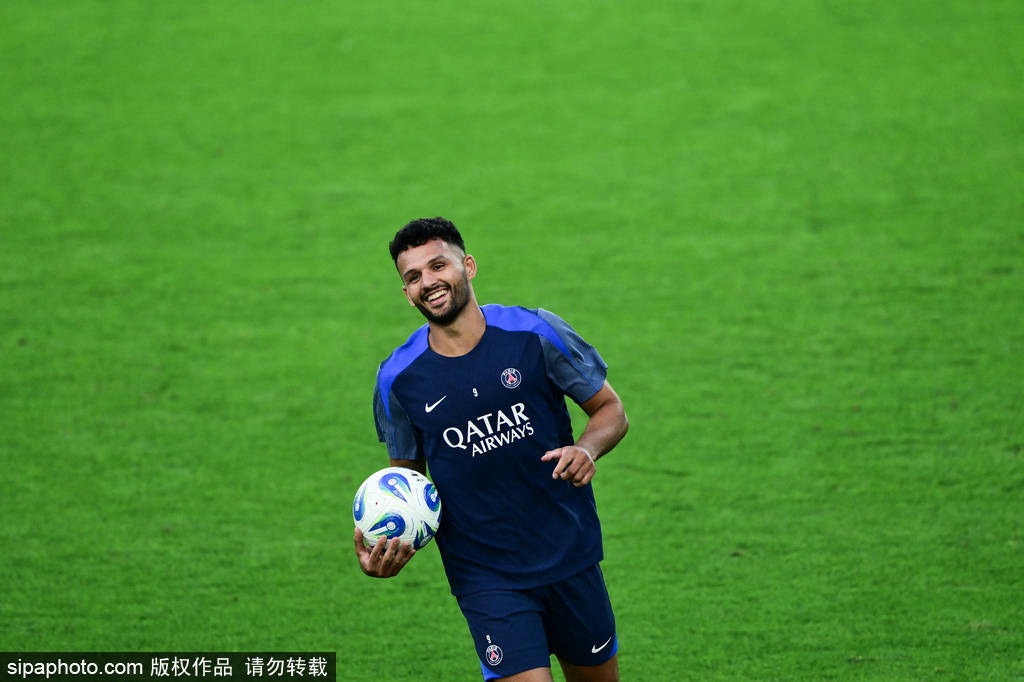 坎塞洛的右路狂潮：葡萄牙5-0大胜亚美尼亚的背后故事