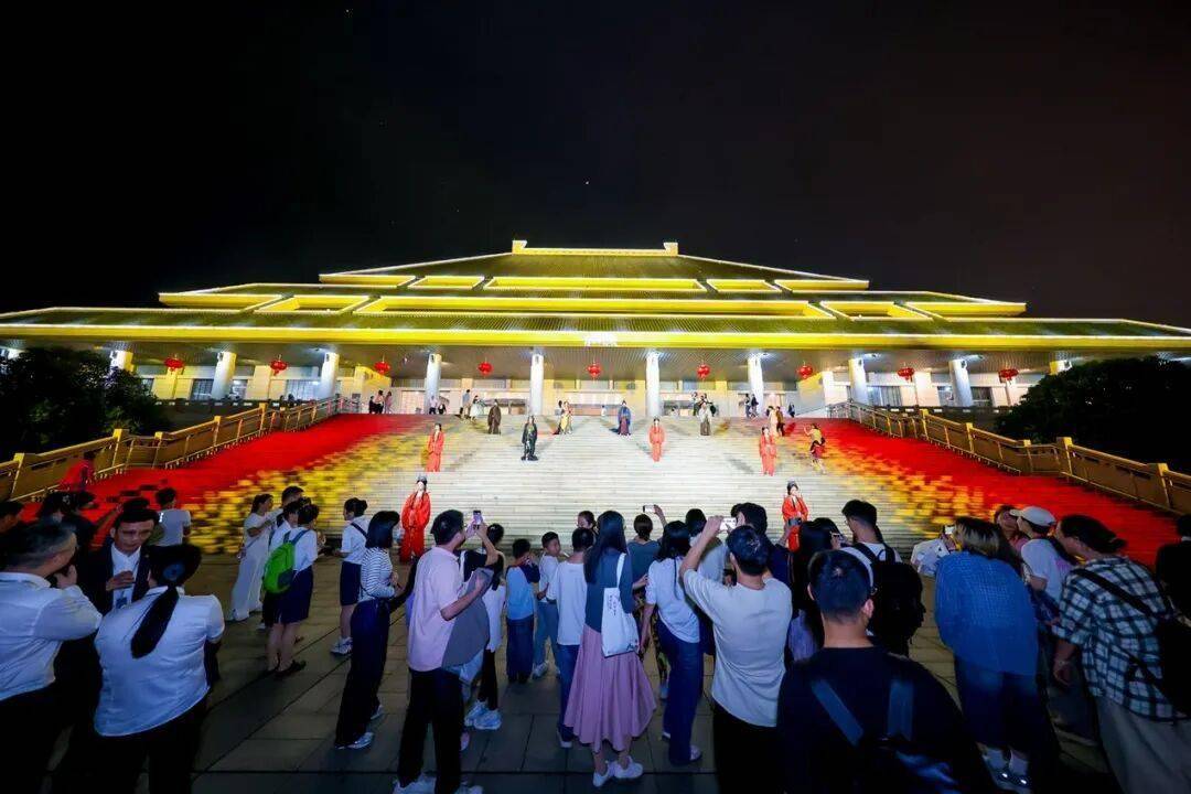 武汉巨头官宣：发放1亿元消费券！