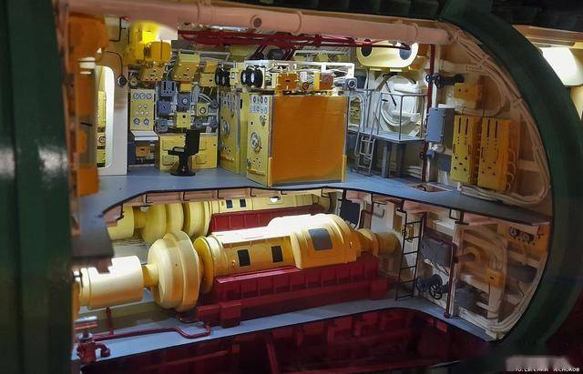 从战场到博物馆：641Б型潜艇“新西伯利亚共青团员”观光记