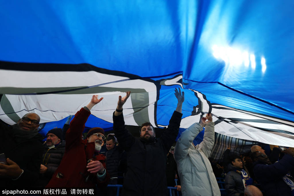 “阿森纳领跑2025年英超积分榜：曼城紧追