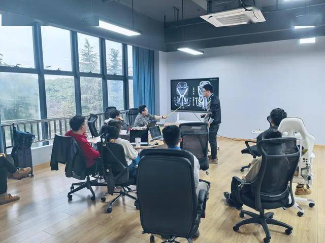 一年入40亿为中国人造“撑腰椅”CQ9电子县城企业做到全球销量第(图2)