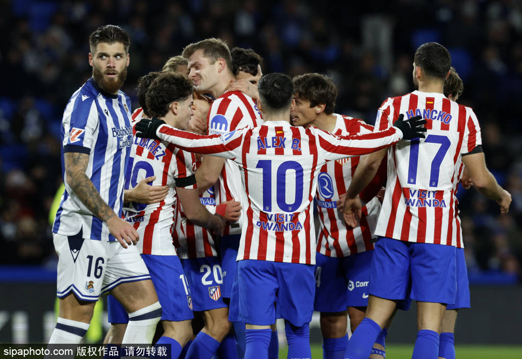 西班牙足球甲级联赛西甲第20轮精彩对决：皇家社会VS巴萨、马竞VS阿拉维斯、塞尔塔巴列卡诺比赛分析与比分预测