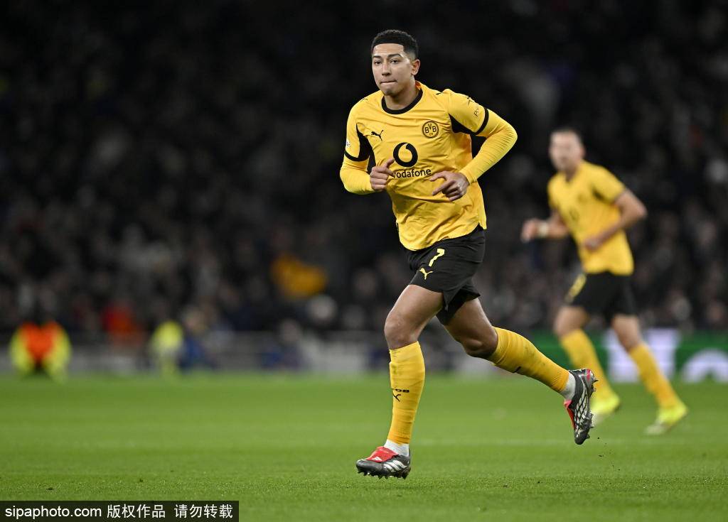 英超联赛免费高清直播+实时赛程+积分预测（2025赛季全覆盖）热刺14轮仅2胜扎根英超下半区欧冠仅1负高居第5名：战术与球员故事的深度剖析