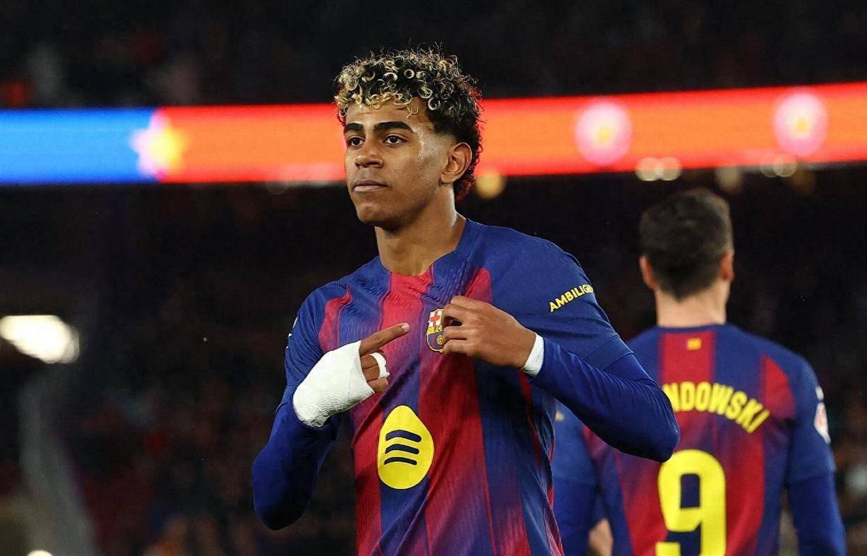 西班牙足球甲级联赛3-0！西甲一夜排名再变巴萨夺回榜首！积分榜如下：前2仅差1分