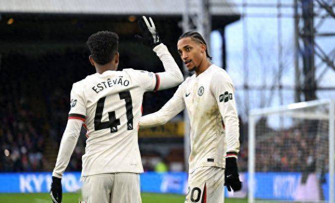 英格兰足球超级联赛3-12-0！英超乱了切尔西重返欧战区维拉0封积分追平曼城