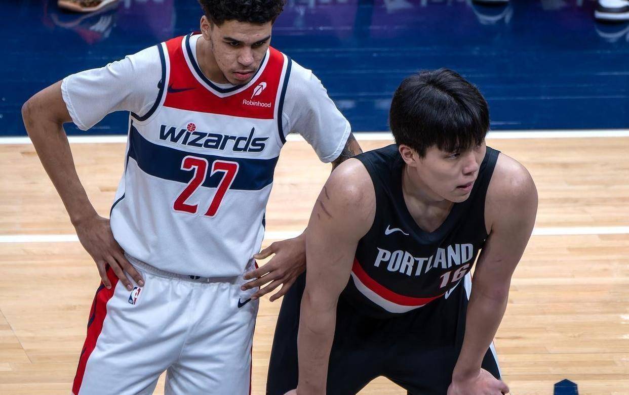 U23亚洲杯_U23亚洲杯直播_赛事直播LIVE逆袭！杨瀚森文班亚马同框引爆全网NBA裁判集体“改邪归正”小杨终于等到这一天！