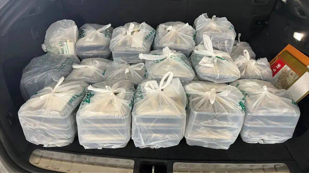 男子从内地偷运51公斤盒饭回澳门，被海关查获，网友：啥盒饭？这么香吗？