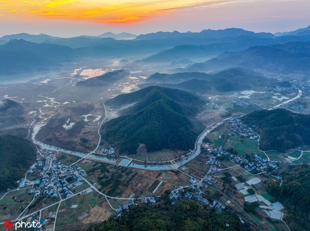 浙江黄岩晨雾缭绕景美如画