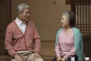 珀莱雅新品主打 无滑石粉卖点 旗下却仍将其作