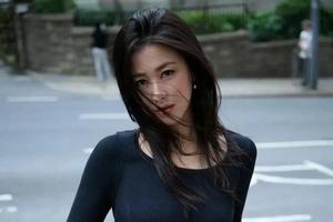 成都石室成飞中学家委会被举报多次用班费买礼物送给老师