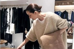 花477元收到2只死蟹14只臭蟹 蟹太太客服回应：“蘸点醋吃”