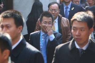 万科渡劫,千万退休金的他,只顾着和娇妻秀恩爱?