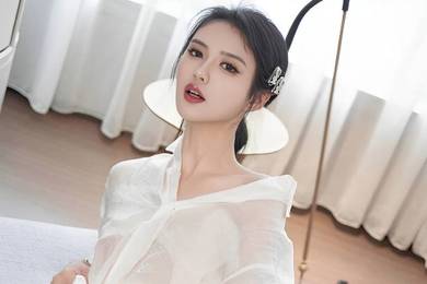 薇娅悄悄复出：客服确认"出镜模特就