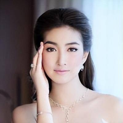 卡曼妮·耶美肯,泰国7台女演员,毕业于泰国农业大学.