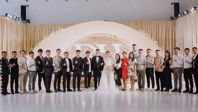 满排豪车还捐一亿,邹市明等众星祝贺_丁思榕_丁世忠_婚礼