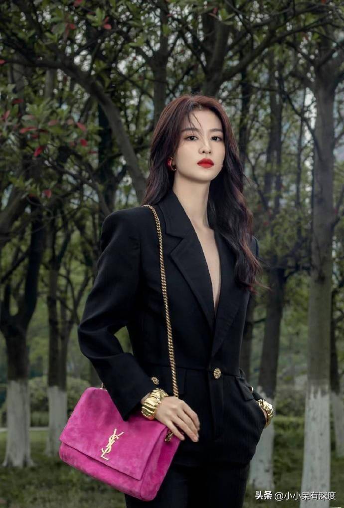 王楚然一组写真照,她是95后颜值天花板,网友:男生都喜欢王楚然_上海市