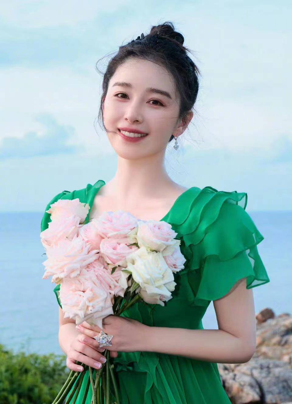 和纪凌尘分手5年,阚清子被素人男友浪漫求婚,35岁终于遇到真爱_感情