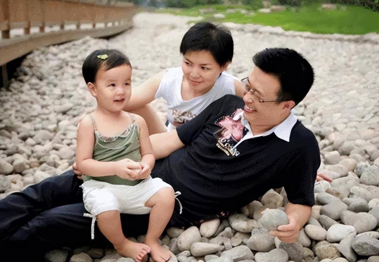 著名主持人白燕升:妻子差点瘫痪,他患癌症,50岁生二胎_周佳_北京_父亲