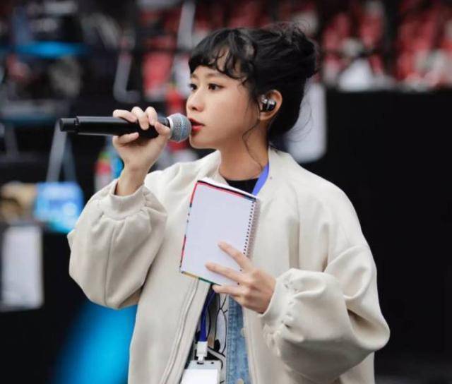 李芷婷发文表示网络留言看得特别恐慌,网友:你已经很完美_王力宏_舞台