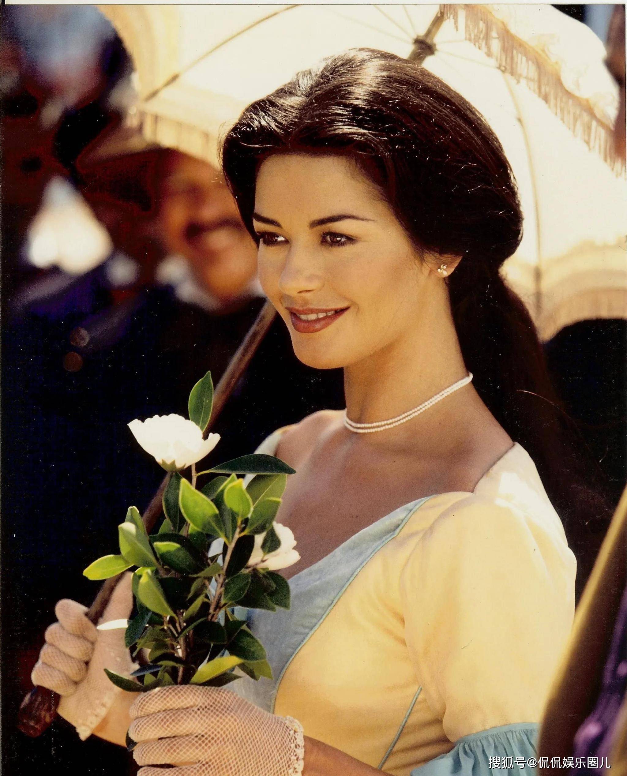 泽塔琼斯写真赏_身材_魅力_的设计