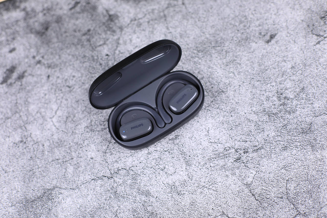 都2024了!还在用入耳式耳机?还是来看看这款飞利浦挂耳式耳机吧