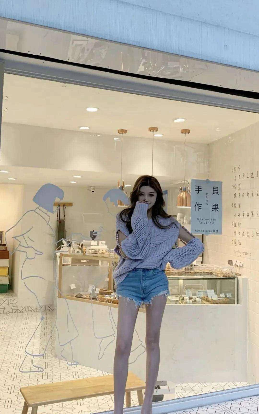 原创美女图集不穿丝袜一样美丽的美腿很漂亮很时尚